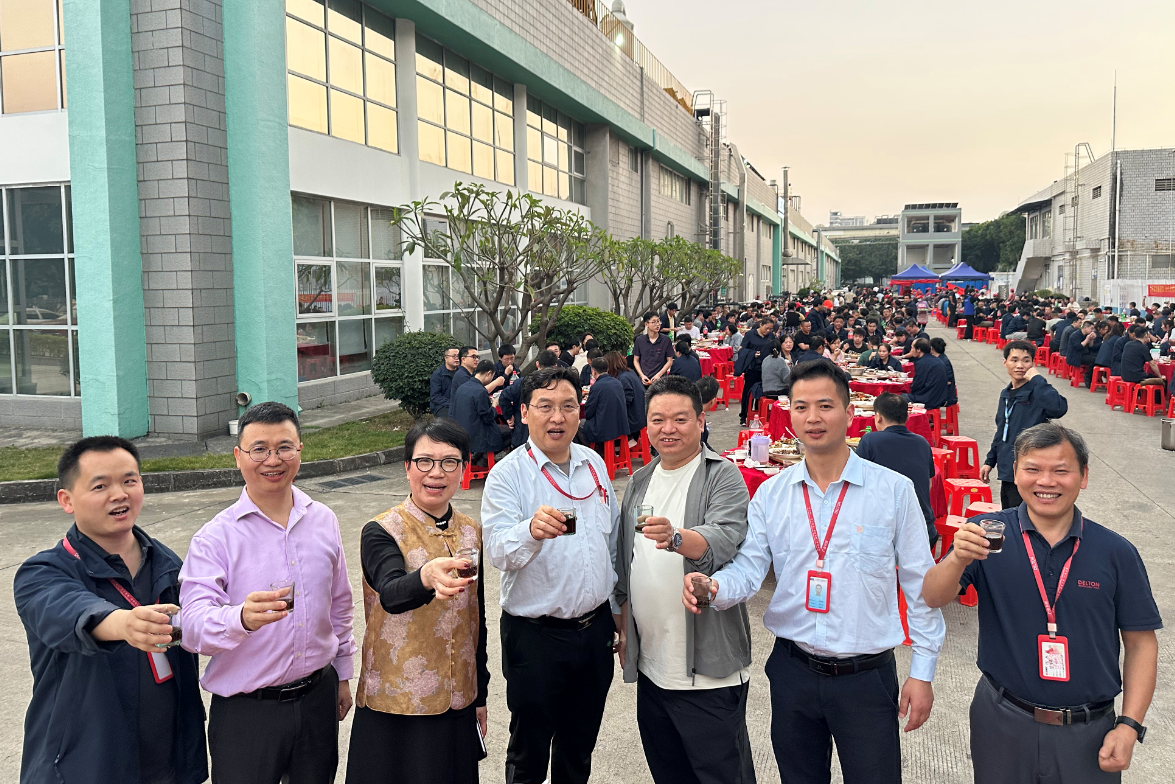 在太阳成集团tyc7111,我们这样过个暖心年!